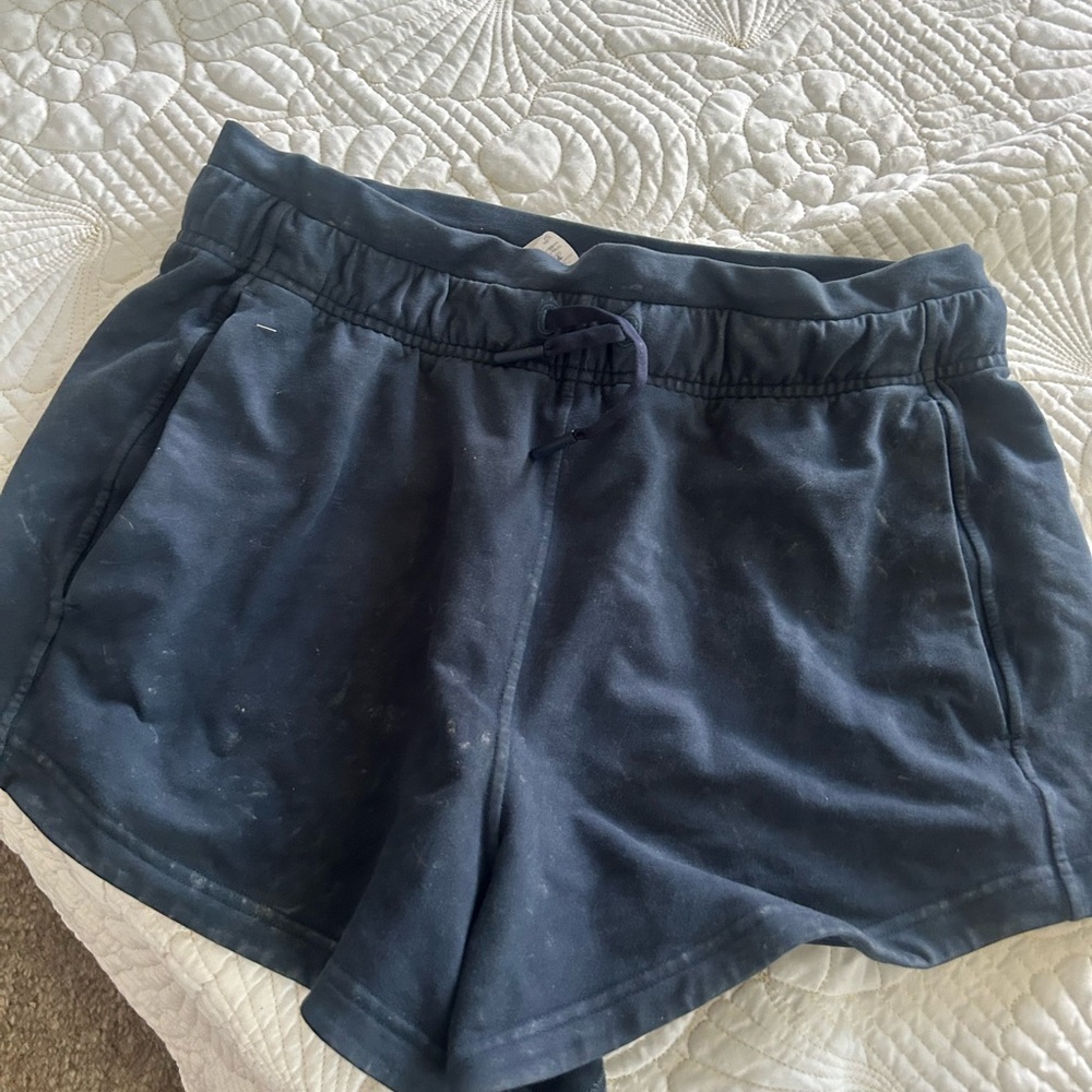 Women's Navy Blue LuLulemon shorts !